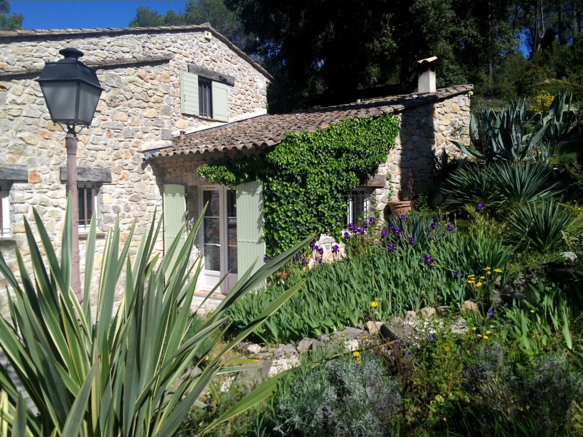 La Farigoulette Bed and Breakfast Taradeau Esterno foto